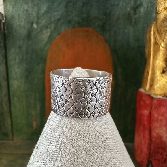 Sterling Silver Artisan Wide Floral Band Ring - Picture 6 of 9
